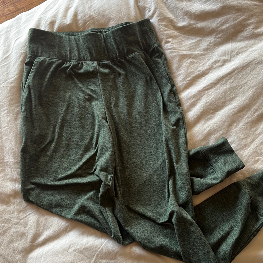 Gap fit joggers